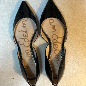 Sam Edelman black flat dress shoes. Size 6
